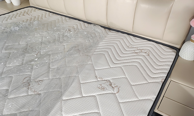 新买的床垫塑料透明膜要不要撕掉，好多人做错了，你应该