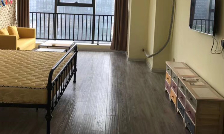为什么有的弹簧床垫睡上面，翻身起床会发出咯吱咯吱的响声？有法子吗？